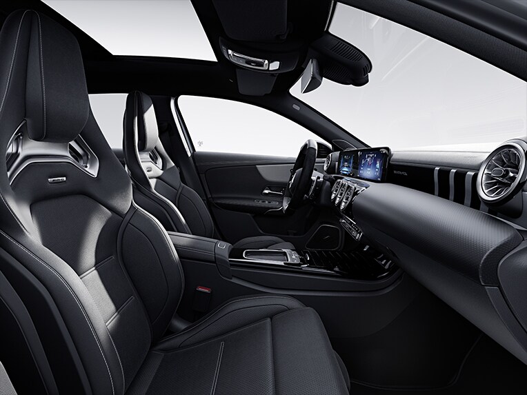 O Pack Bancos AMG Performance High-End no Mercedes-AMG Classe A Limousine compacta.