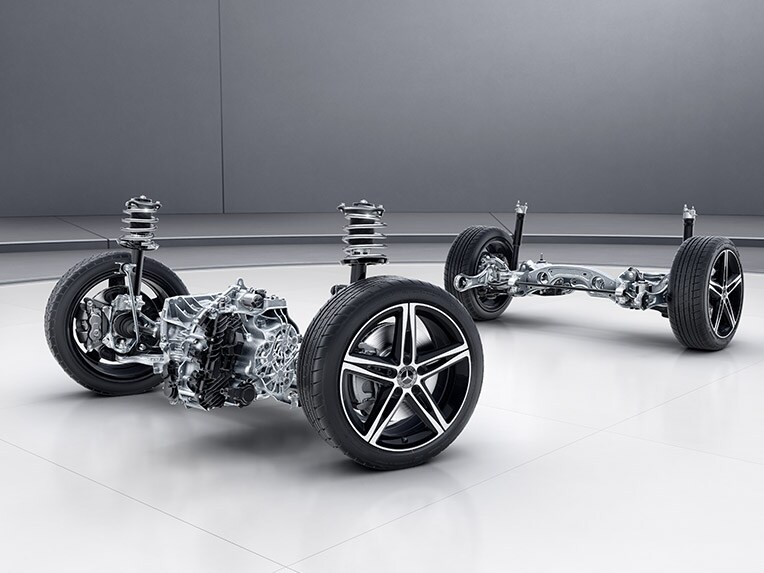 Uma imagem da tecnologia do A 45 S 4MATIC+ Limousine compacta da Mercedes-AMG (AMG RIDE CONTROL).
