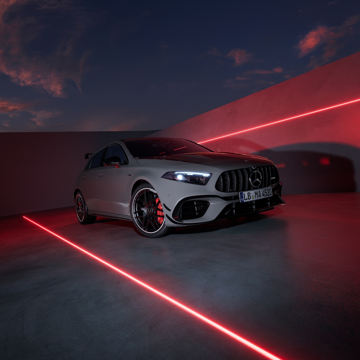 O Mercedes-AMG Classe A com Pack AMG Design Plus.