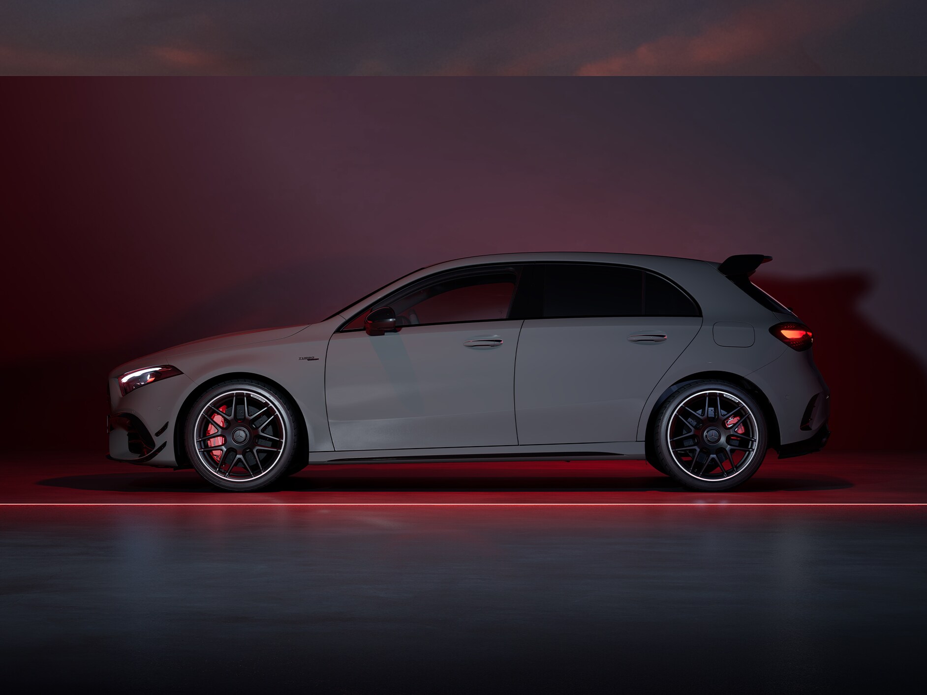 O AMG Design Package Plus para o Mercedes-AMG Classe A Limousine compacta