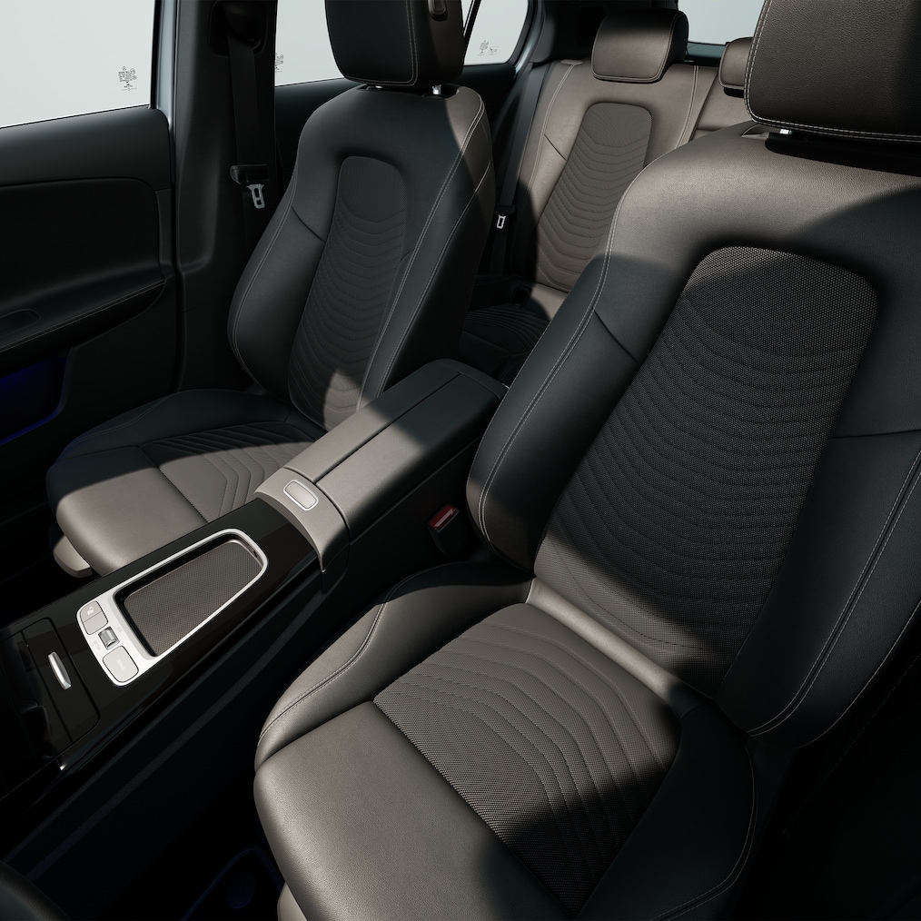 O interior do Mercedes-Benz Classe A com foco no equipamento de média.