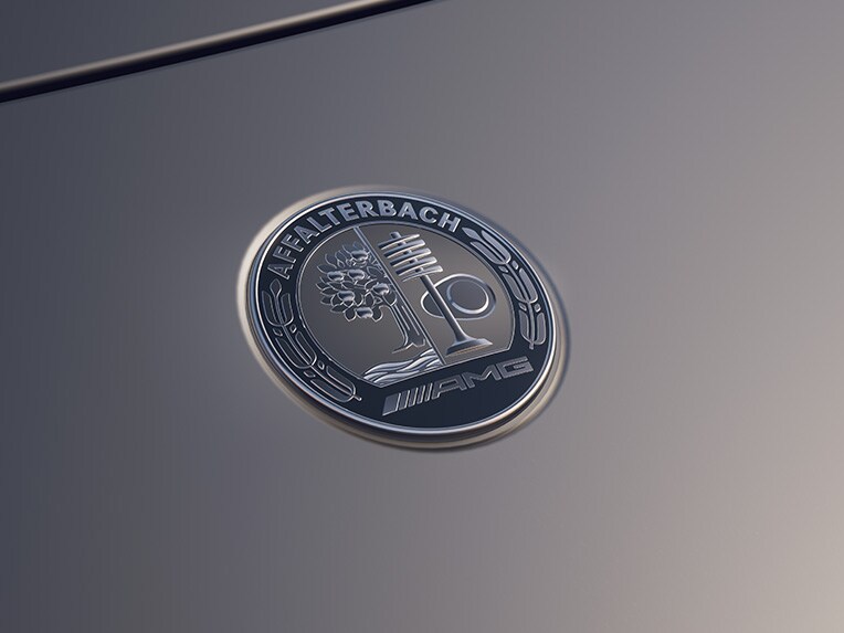 O emblema Mercedes-AMG.