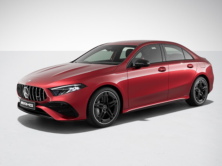 O exterior do Mercedes-AMG Classe A Limousine com Pack Night AMG.