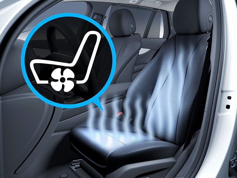 Os bancos no interior do Mercedes-AMG Classe A Limousine.