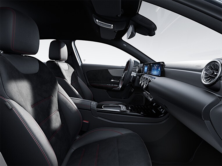 O interior do Classe A Limousine da Mercedes-Benz com a AMG Line.