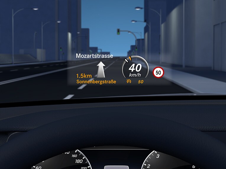 O Head-up Display no novo Mercedes-AMG GT Coupé.