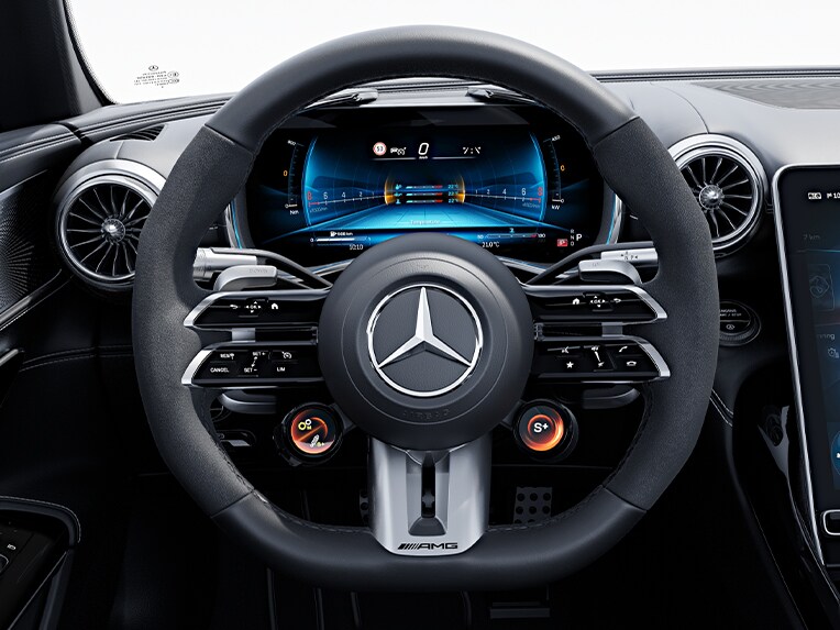 O volante AMG Performance em pele napa/microfibra MICROCUT no novo Mercedes-AMG GT Coupé.