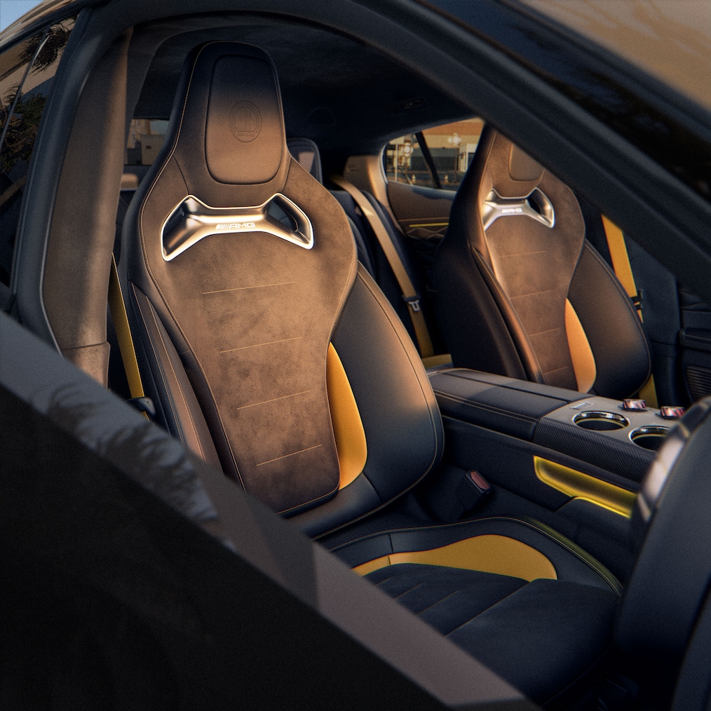 O interior do Mercedes-AMG GT Coupé  4 portas.