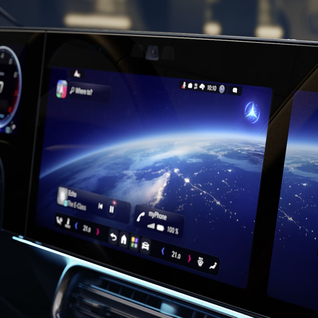 Vista do display central com Zero Layer Screen e o MVA no canto do CLA C178.