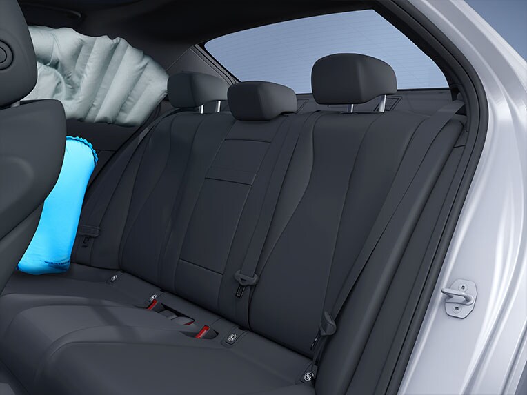 Os airbags laterais no espaço traseiro para os ocupantes do banco traseiro do Mercedes-Benz CLA Coupé.