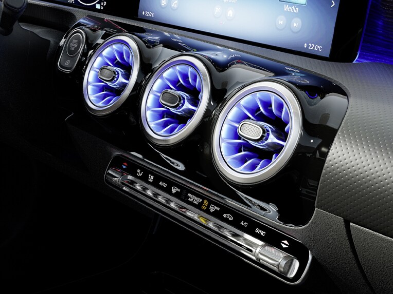 O sistema automático de climatização THERMOTRONIC no Mercedes-Benz CLA Coupé.