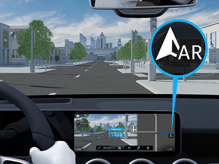 O funcionamento da realidade aumentada MBUX para navegação no Mercedes-Benz CLA Coupé.