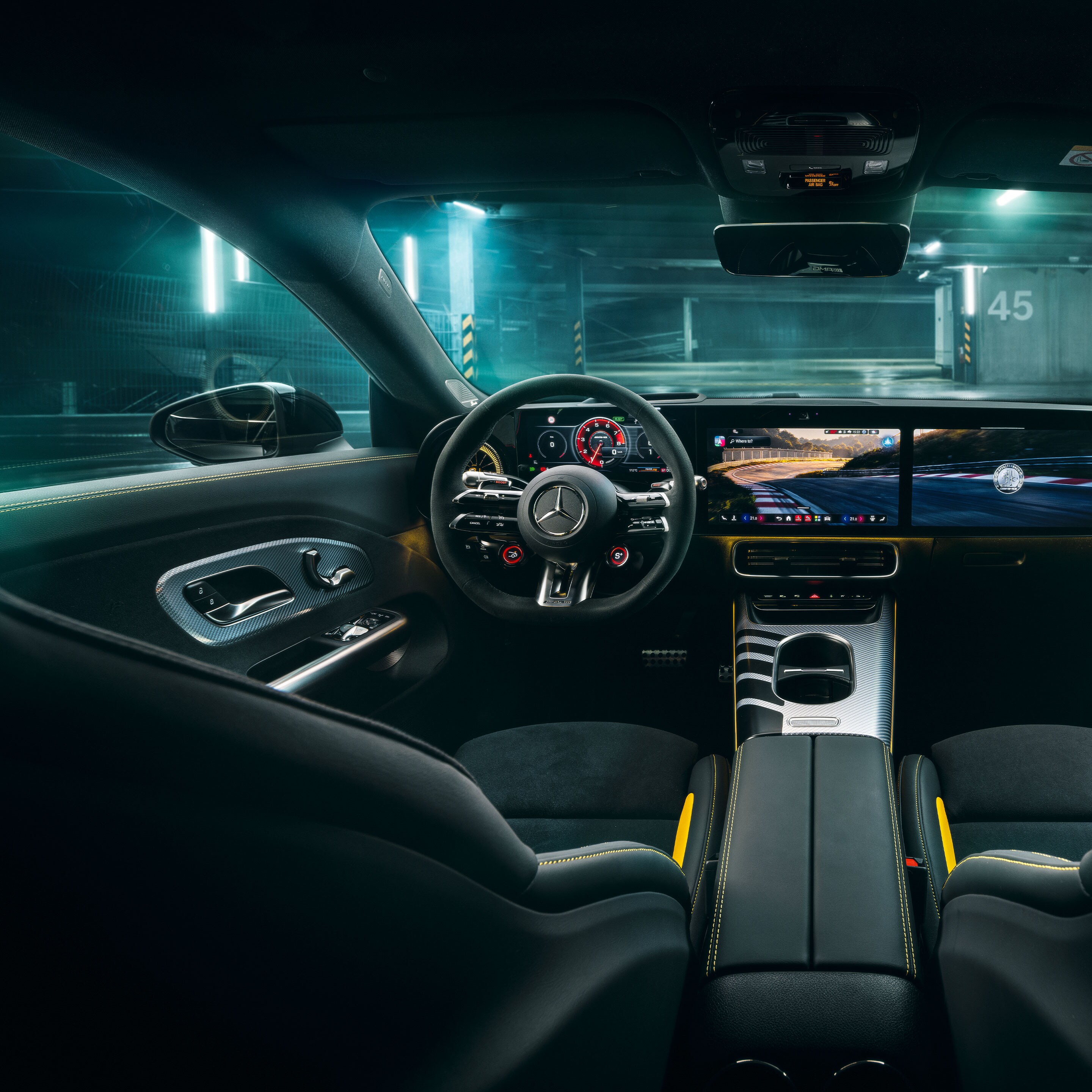 O interior do novo Mercedes-AMG CLA 45 4MATIC+ elétrico.