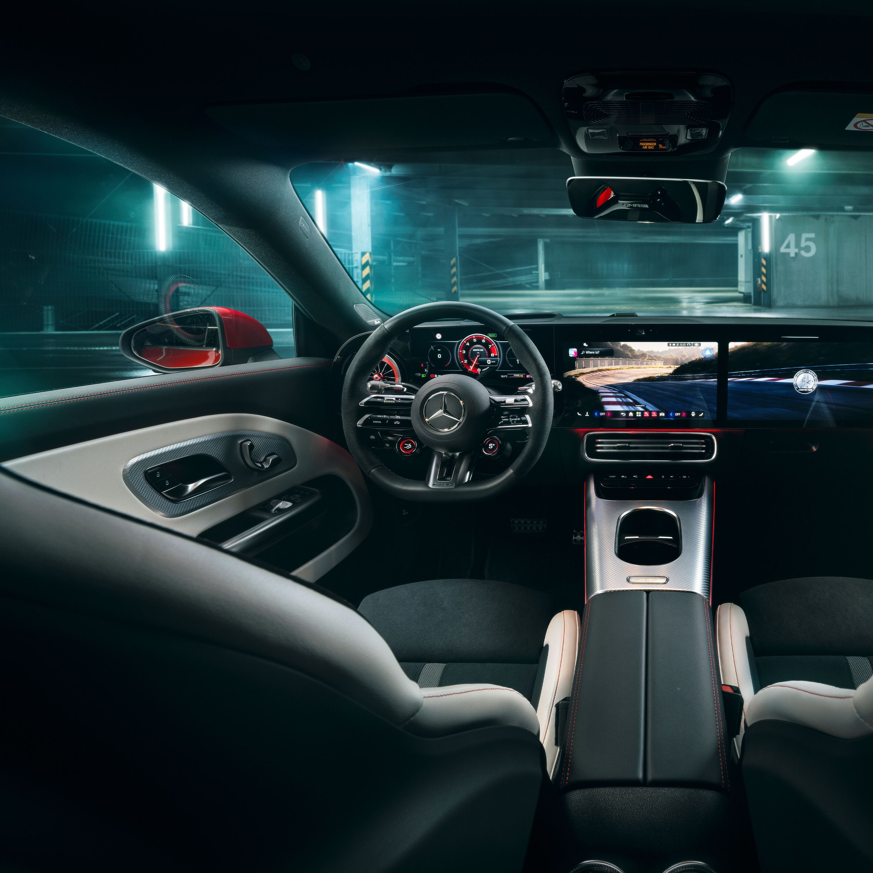 O interior do novo Mercedes-AMG CLA 45 4MATIC+ Shooting Brake elétrico.