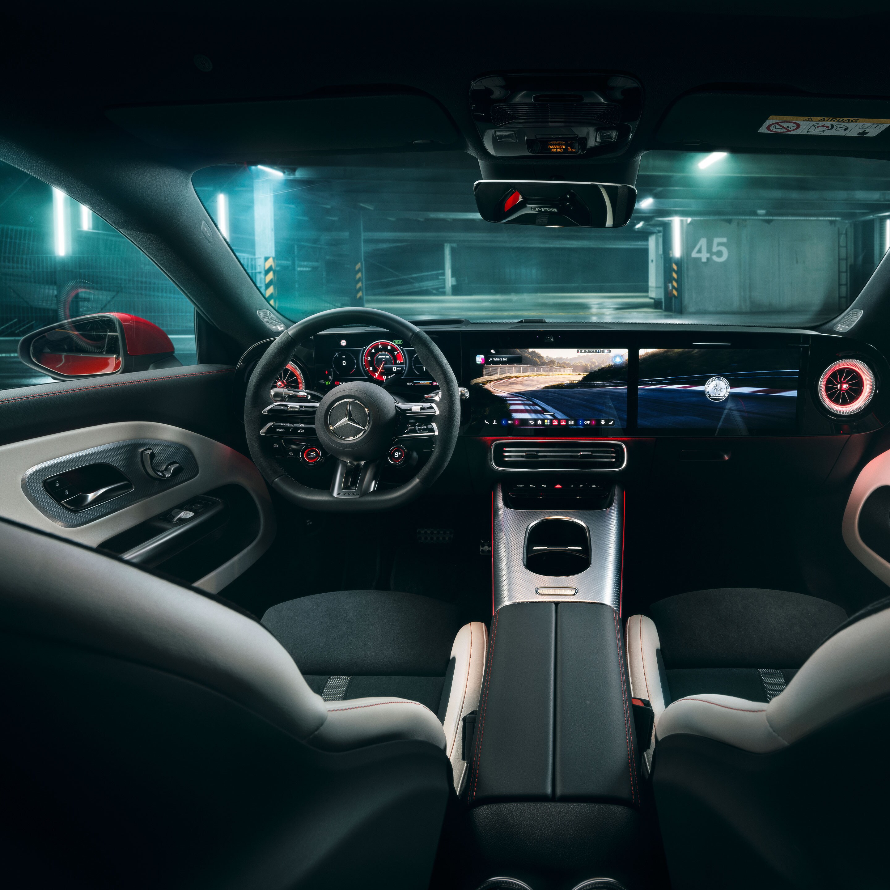 O interior do novo Mercedes-AMG CLA 45 4MATIC+ Shooting Brake elétrico.