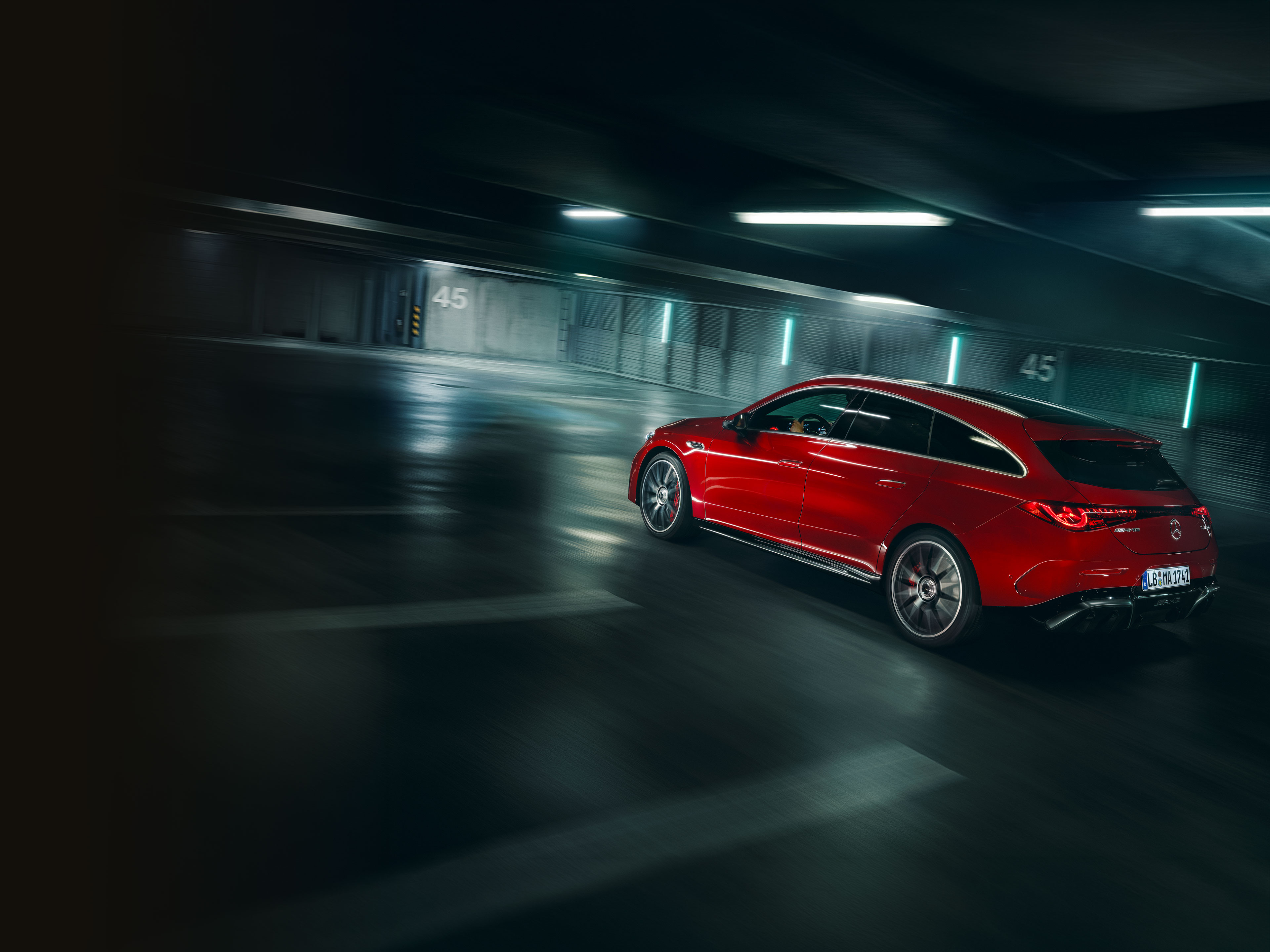 Desempenho | CLA Shooting Brake | Mercedes-AMG O desempenho do novo Mercedes-AMG CLA 45 4MATIC+ Shooting Brake elétrico.