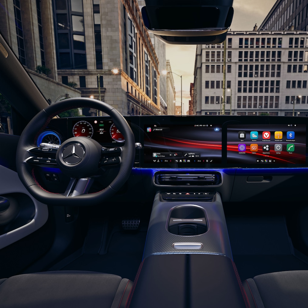 O cockpit com MBUX Superscreen no interior do CLA Shooting Brake elétrico.