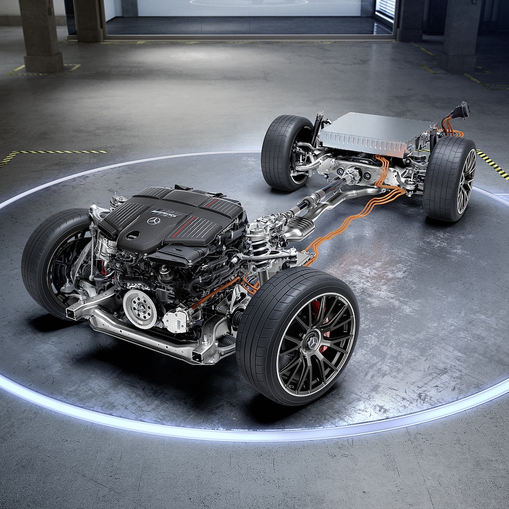 O chassi com a cadeia cinemática AMG do Mercedes-AMG E 53 HYBRID 4MATIC+.