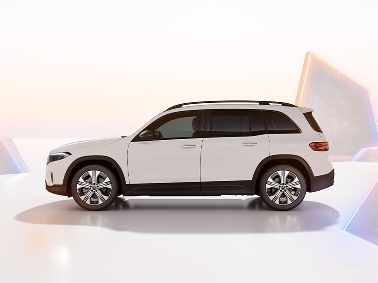 O EQB da Mercedes-Benz com a linha de equipamento Electric Art.