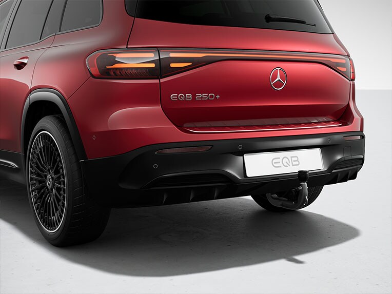 O dispositivo de reboque com sistema de estabilização do reboque ESP® no EQB da Mercedes-Benz.