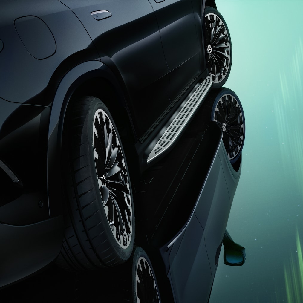 O eixo traseiro direcional no EQE SUV da Mercedes-Benz.