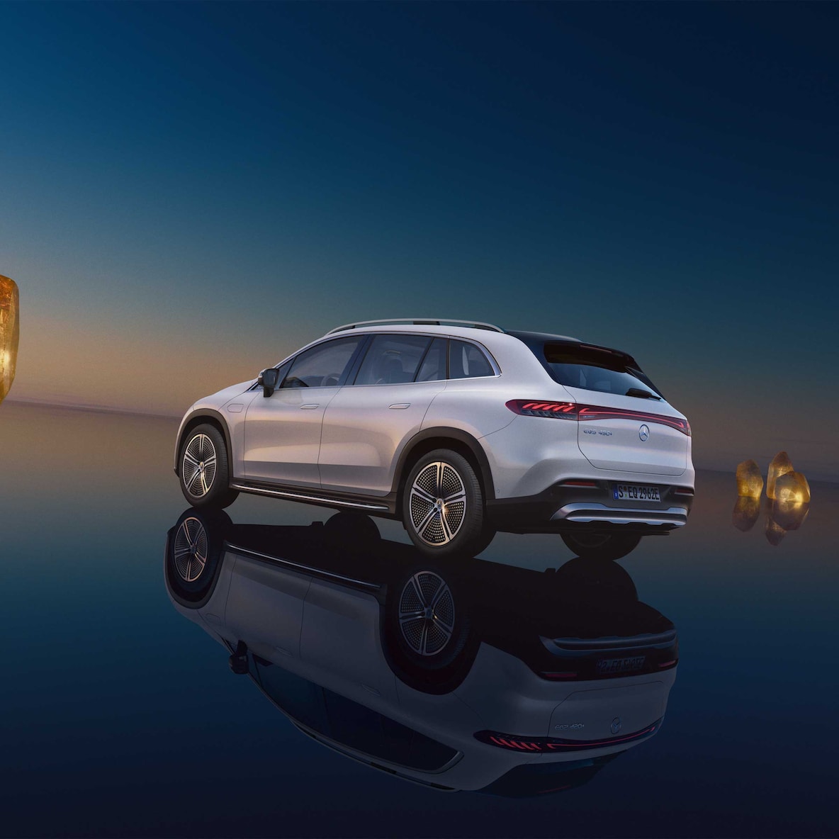 Uma vista exterior do Mercedes-Benz EQS SUV.