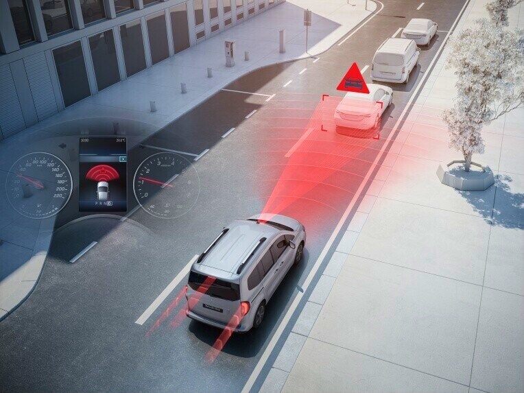 Assistente Ativo de Travagem do Mercedes-Benz EQT.