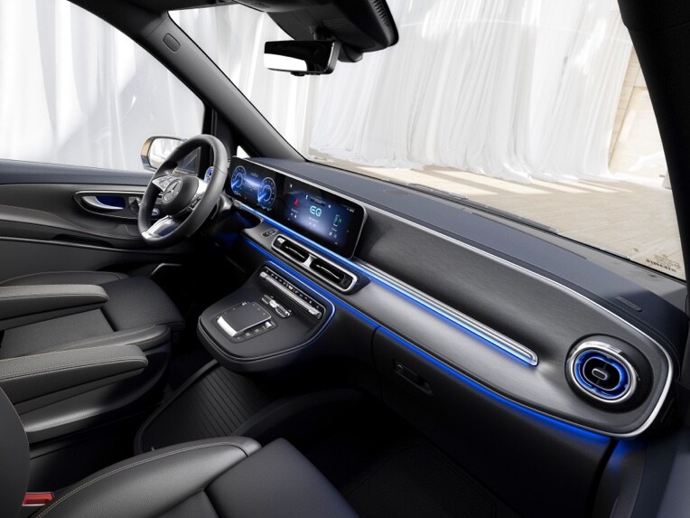 Com o MBUX (Mercedes-Benz User Experience), obtém um sistema multimédia inteligente e expansível.