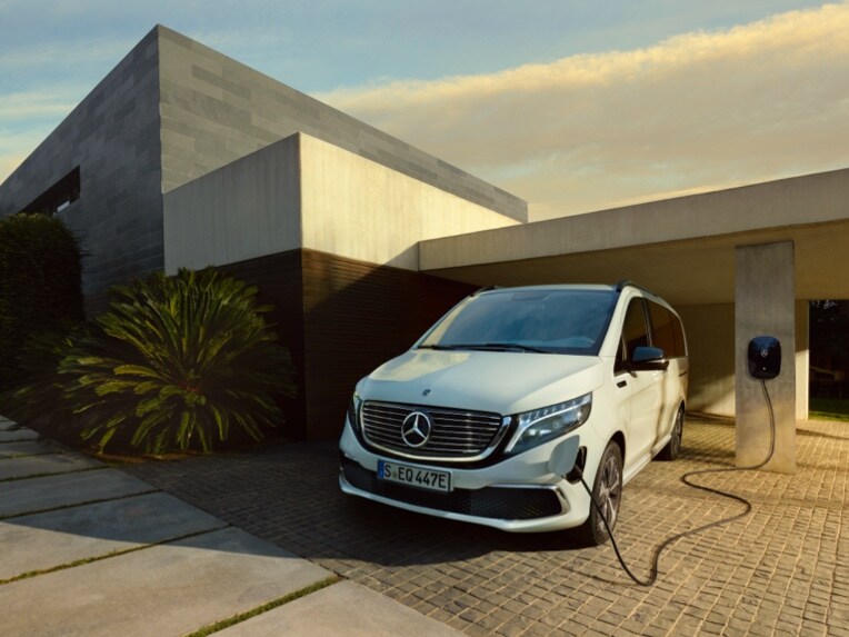 Com a Mercedes-Benz Wallbox Home, a sua casa transforma-se numa estação de carregamento.