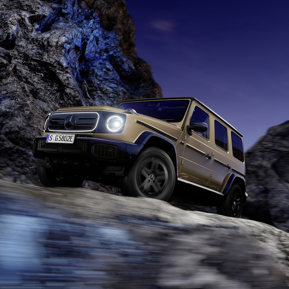 Grande plano da grelha do radiador Black Panel num Mercedes-Benz G 580 com tecnologia EQ.
