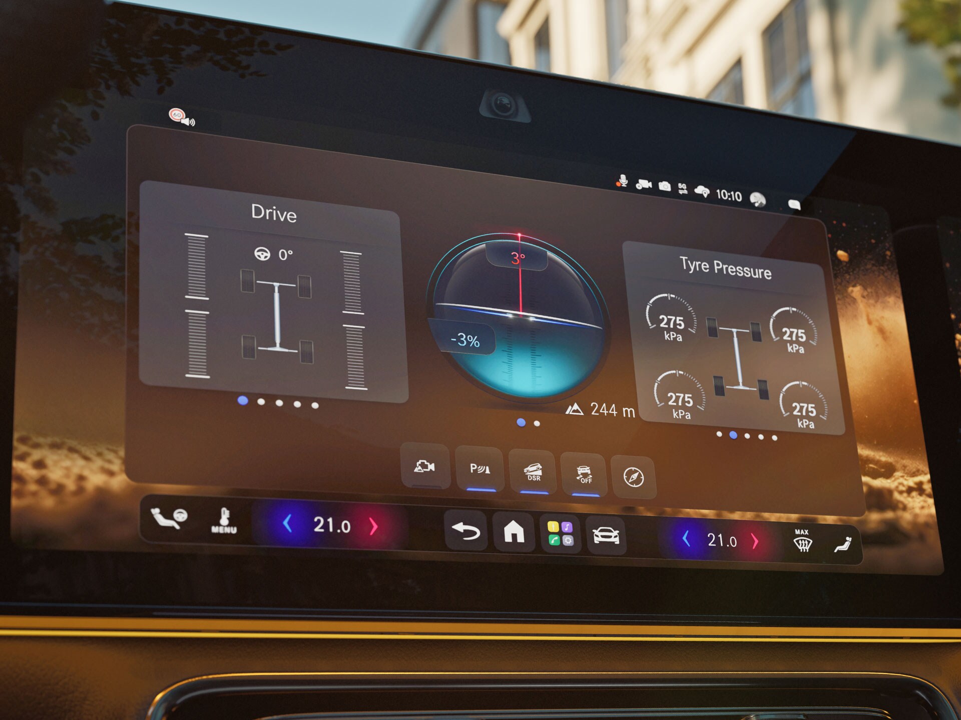 O interior do novo GLA elétrico da Mercedes-Benz, com destaque para o MBUX Superscreen, que mostra o Capot Transparente.