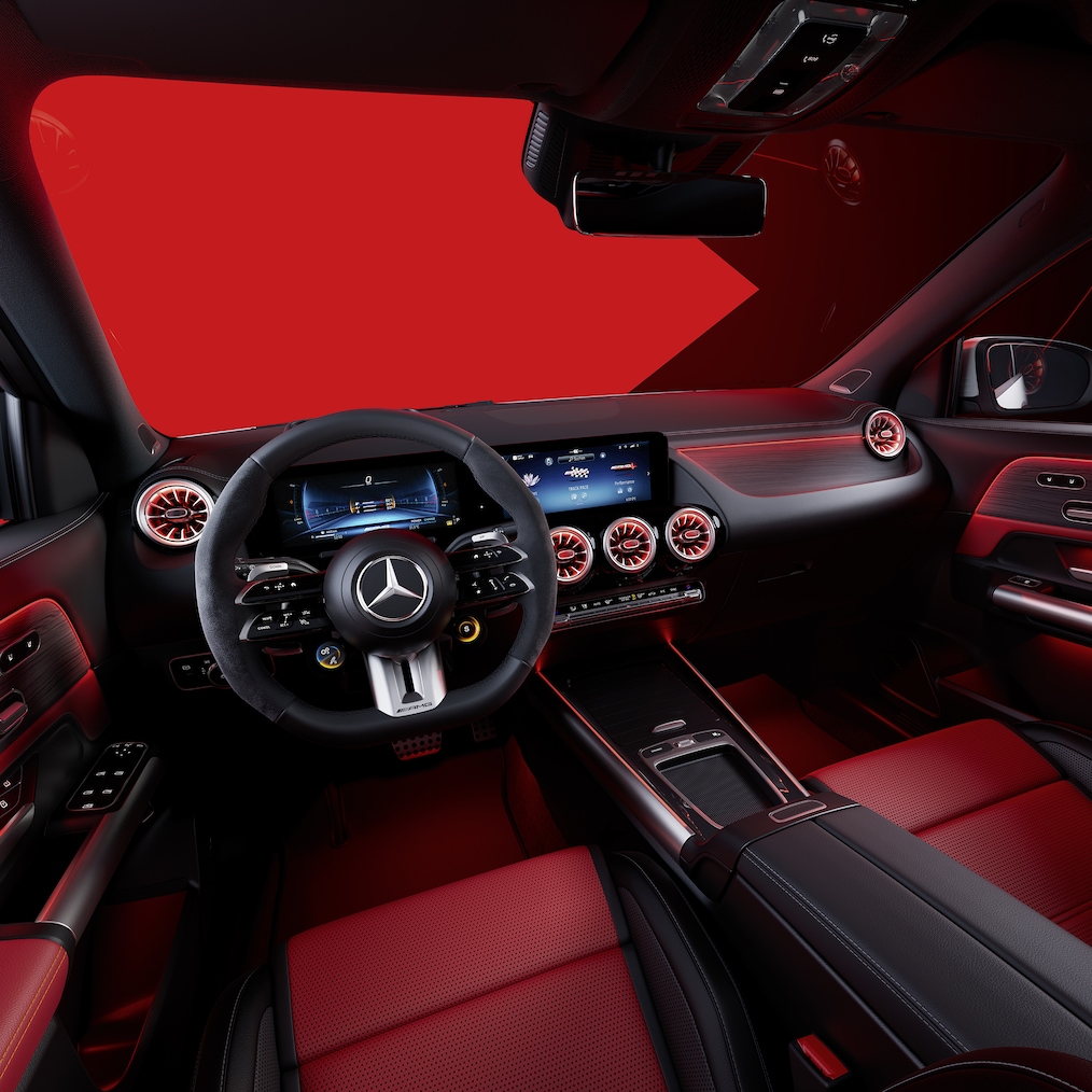 O interior Mercedes-AMG GLA com bancos AMG Performance e volante AMG Performance.