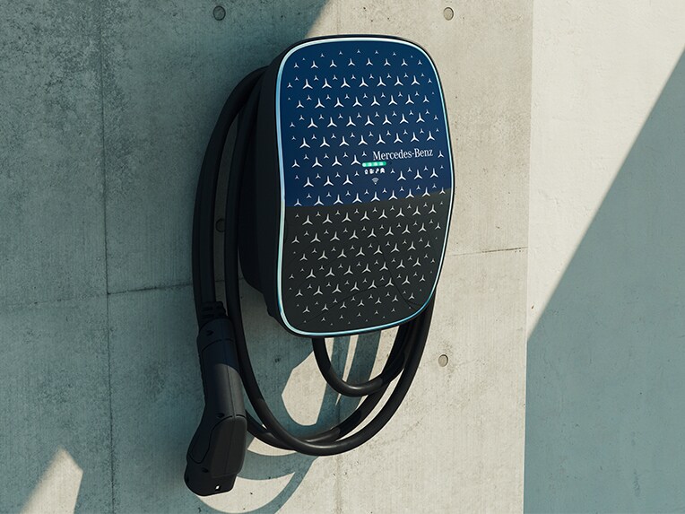 Carregamento em casa com a Mercedes-Benz Wallbox da Mercedes-Benz.