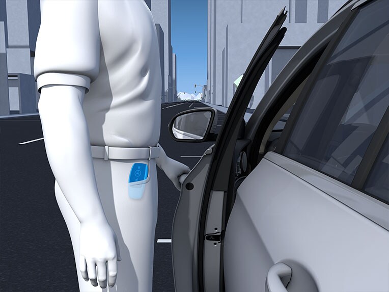 Uma exemplificação da função KEYLESS-GO do GLB da Mercedes-Benz.