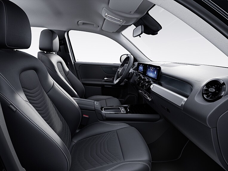 O equipamento de série no interior do GLB da Mercedes-Benz.