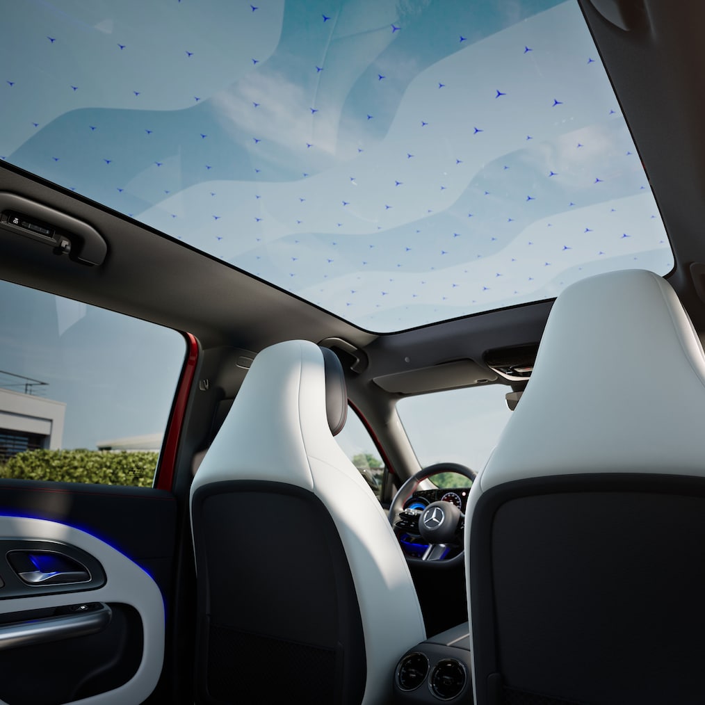 O teto panorâmico SKY CONTROL do GLB da Mercedes-Benz.