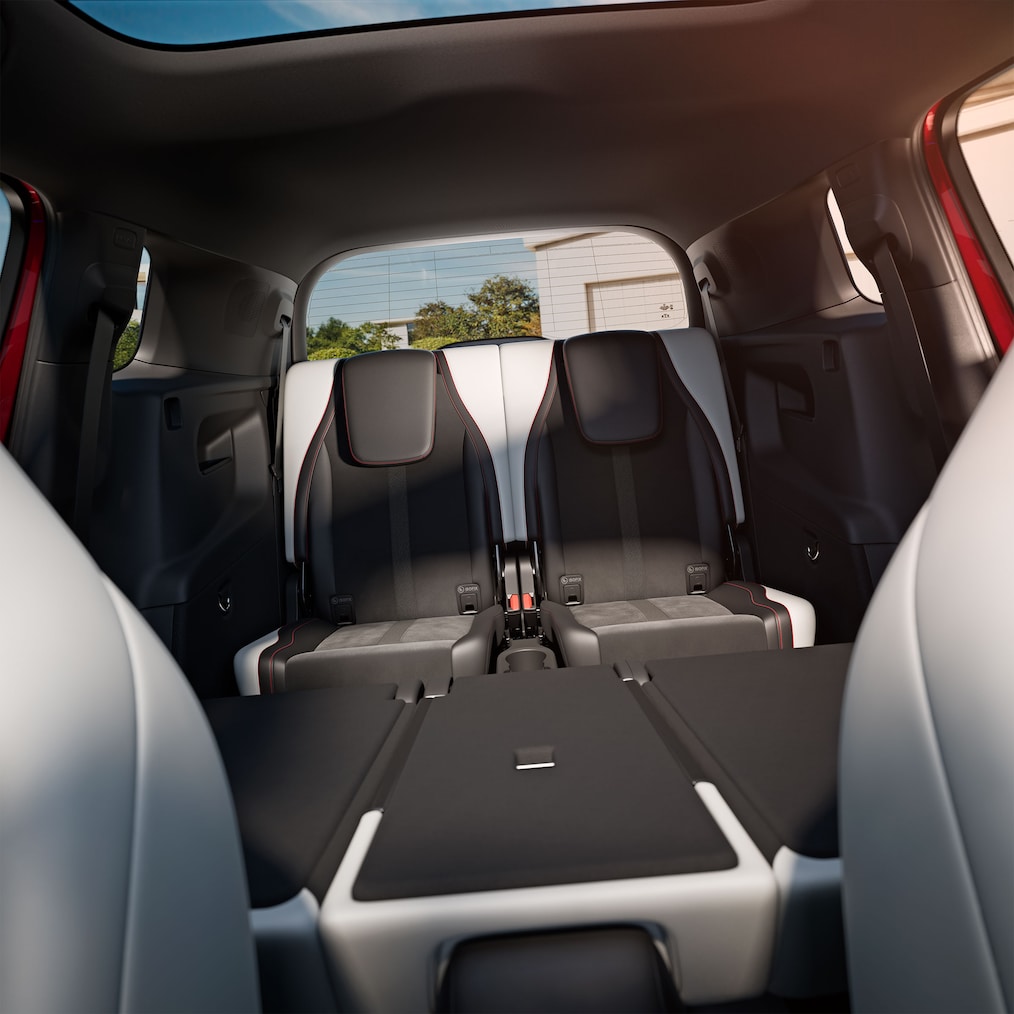 O interior com a terceira fila de bancos no Mercedes-Benz GLB.