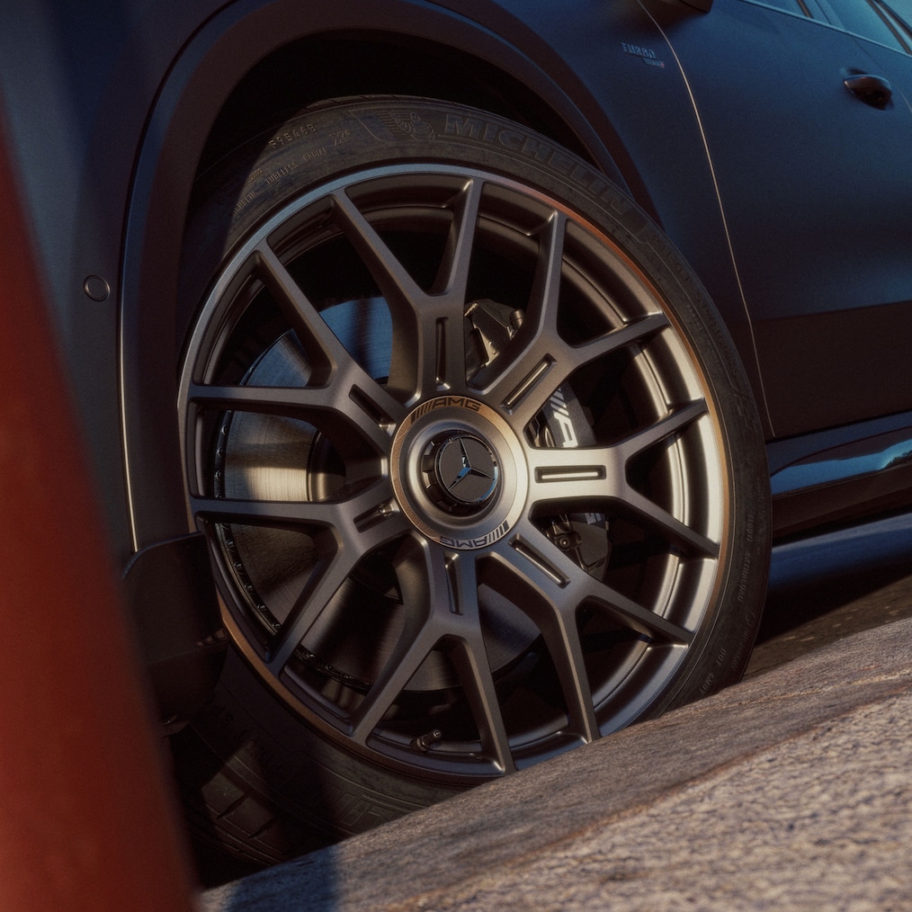 As jantes forjadas de 53,3 cm (21 polegadas) do novo Mercedes-AMG GLC Coupé.