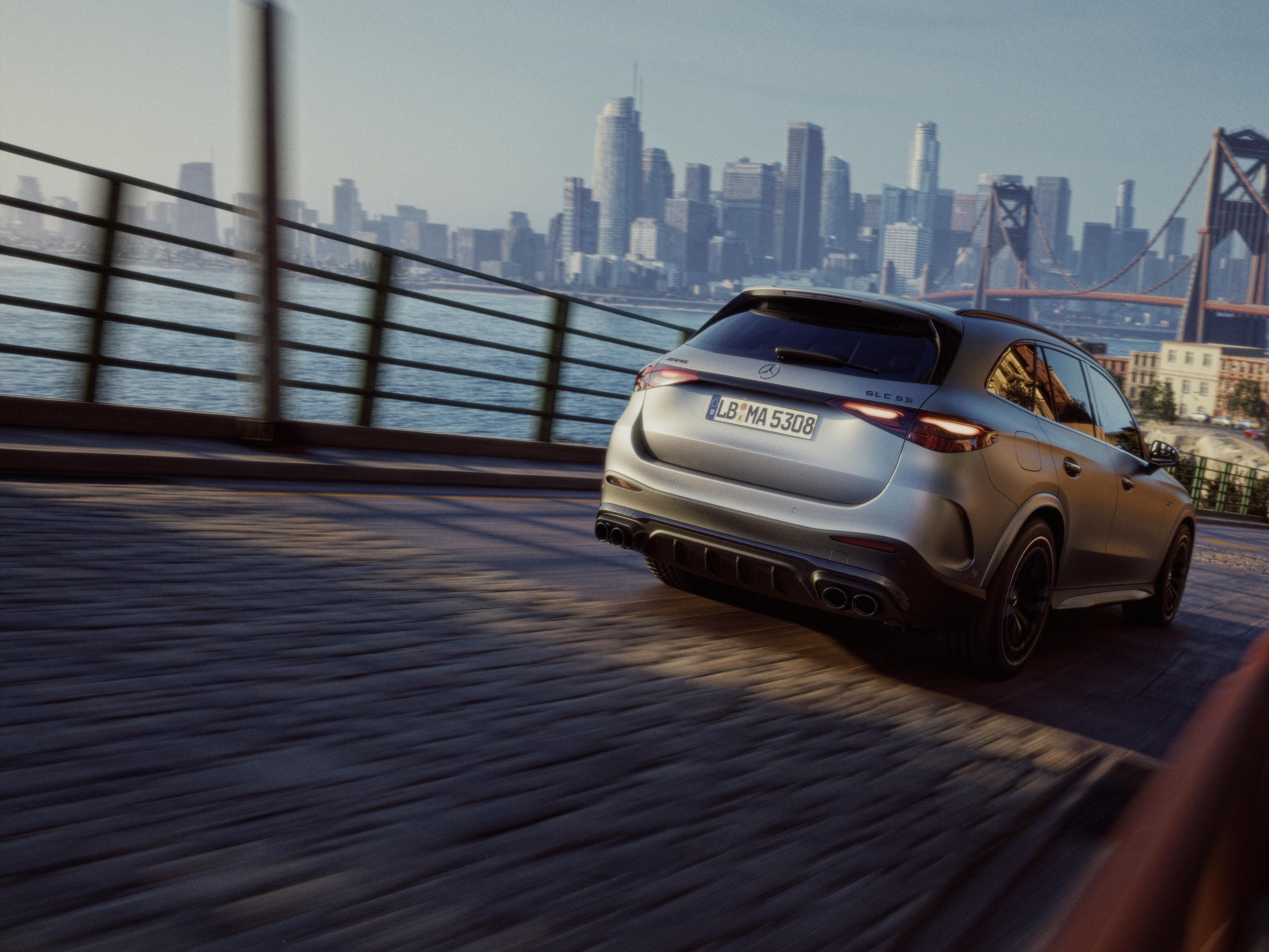 Performance | GLC | Mercedes-AMG Performance do novo Mercedes-AMG GLC SUV.