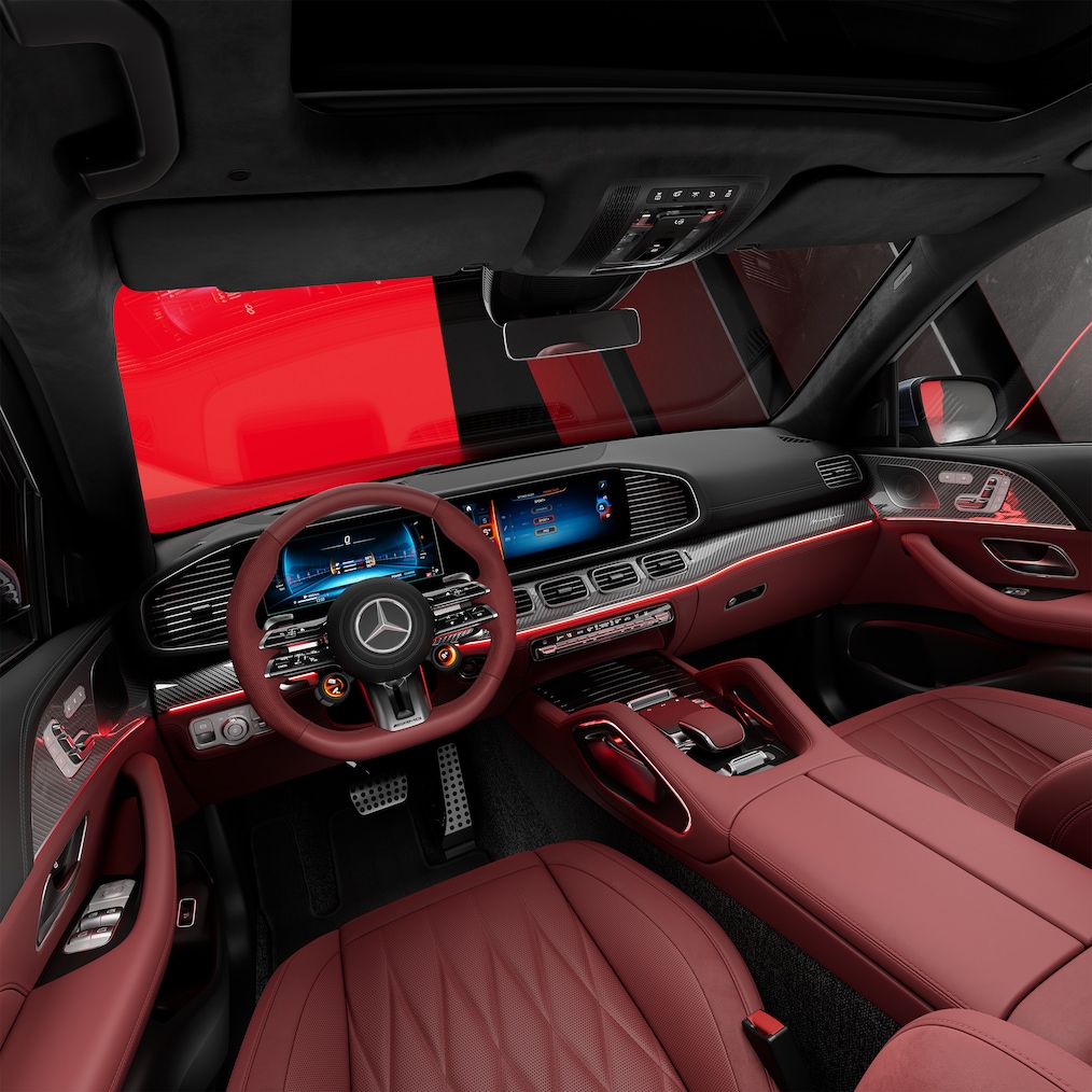 Vista lateral do Mercedes-AMG GLE Coupé na edição MANUFAKTUR prata high tech magno.