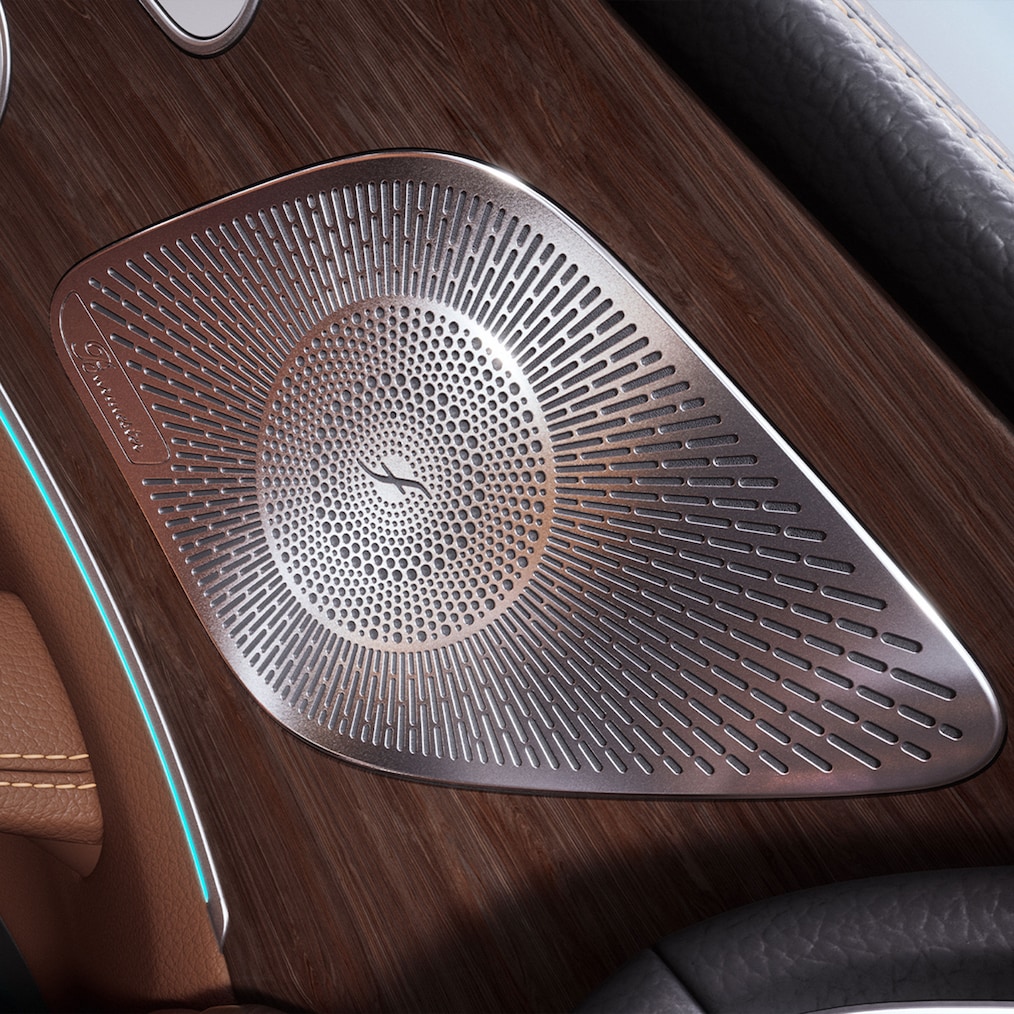 Os altifalantes do sistema de som surround Burmester® no Mercedes-Benz GLE Coupé.
