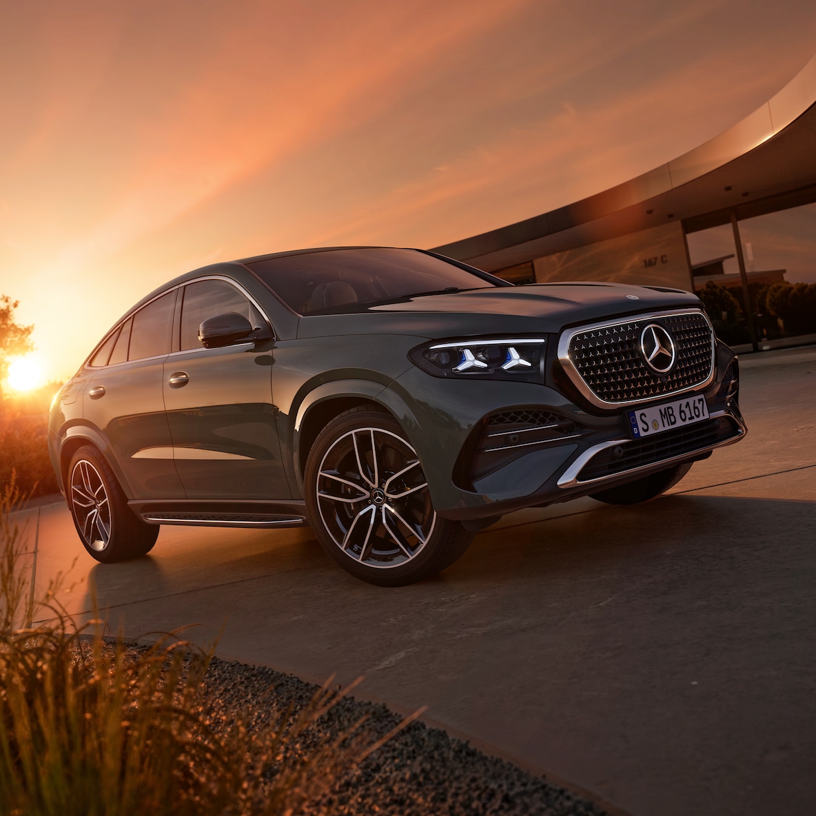 O exterior desportivo do novo GLE Coupé da Mercedes-Benz.