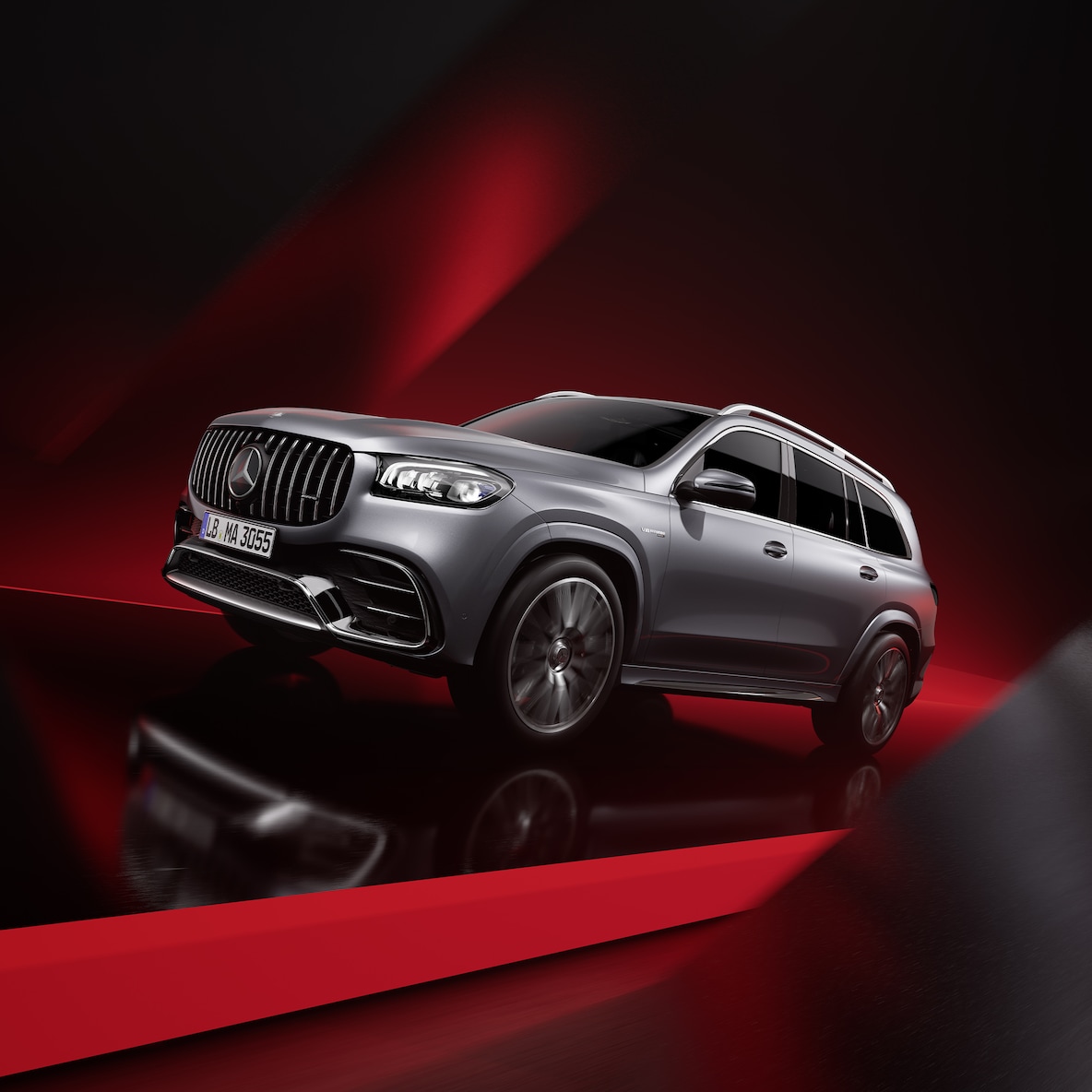 Vista frontal lateral do Mercedes-AMG GLS 63 4MATIC+, de preferência com acabamento de pintura magno