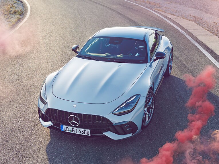 A ilustração da potência Mercedes-AMG.