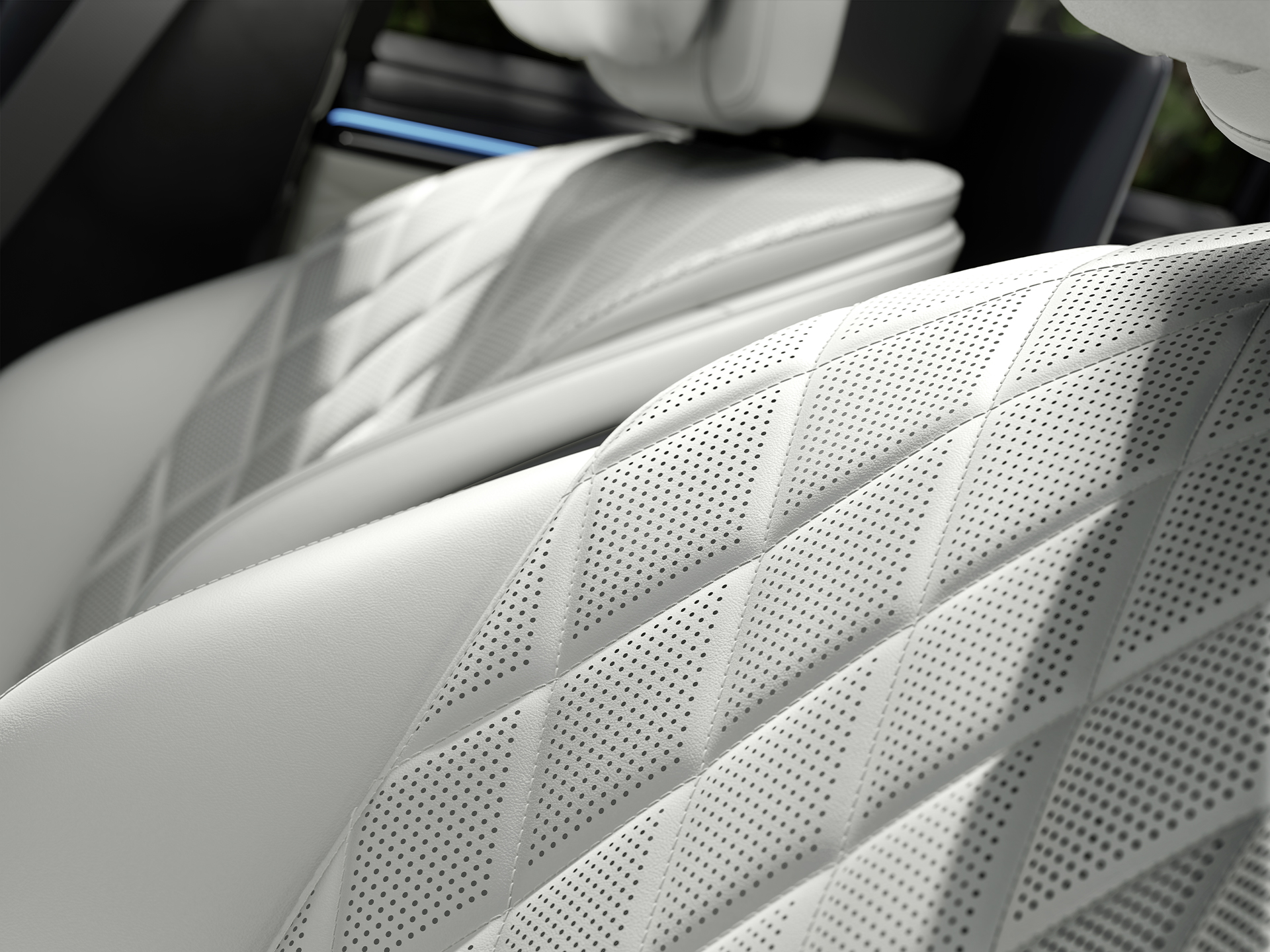 MANUFAKTUR | Classe S Limousine | Mercedes-Benz O novo Mercedes-Benz Classe S Limousine Longo com características MANUFAKTUR numa vista lateral.