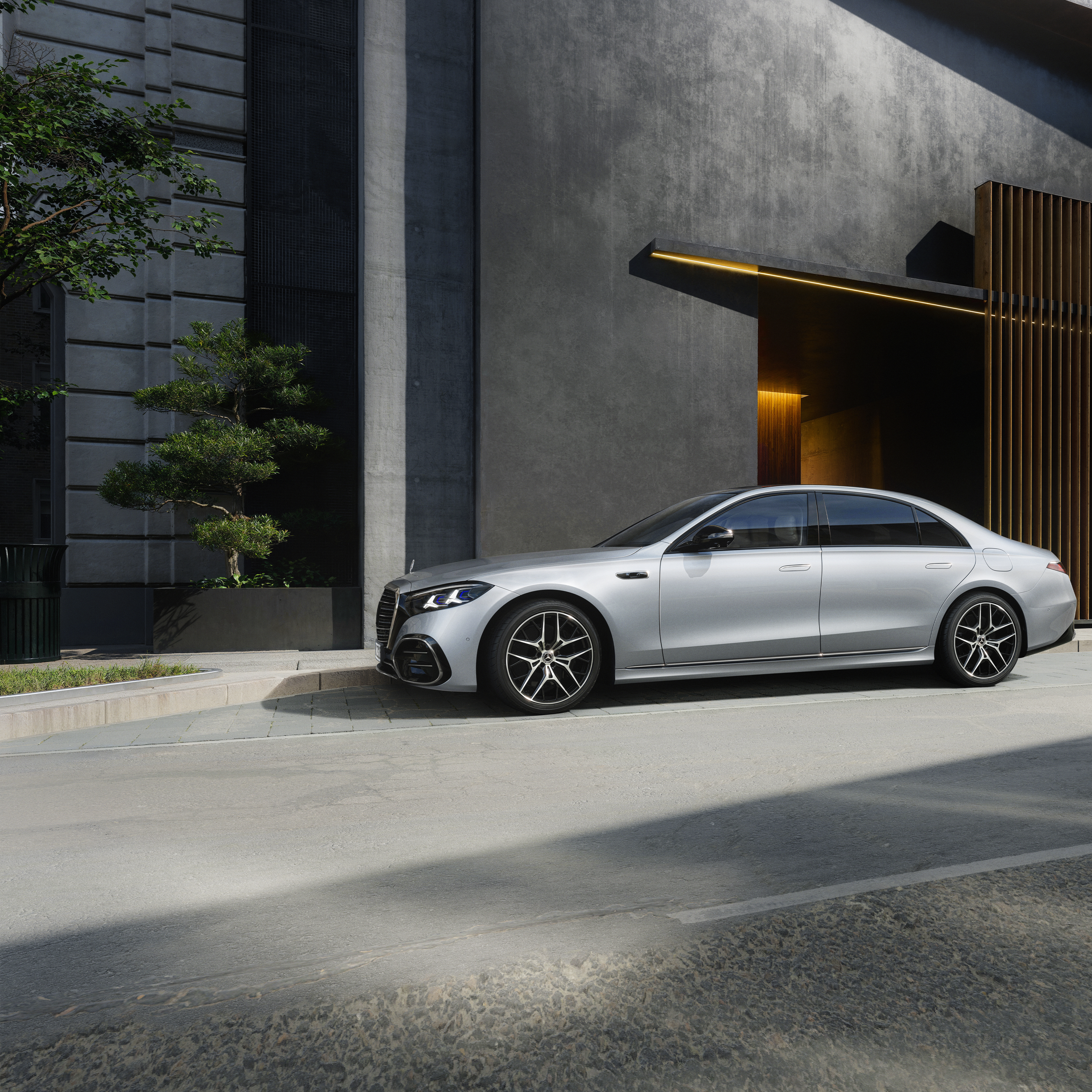 Classe S Limousine | Mercedes-Benz O novo Mercedes-Benz Classe S Limousine Longo numa vista lateral de perto.