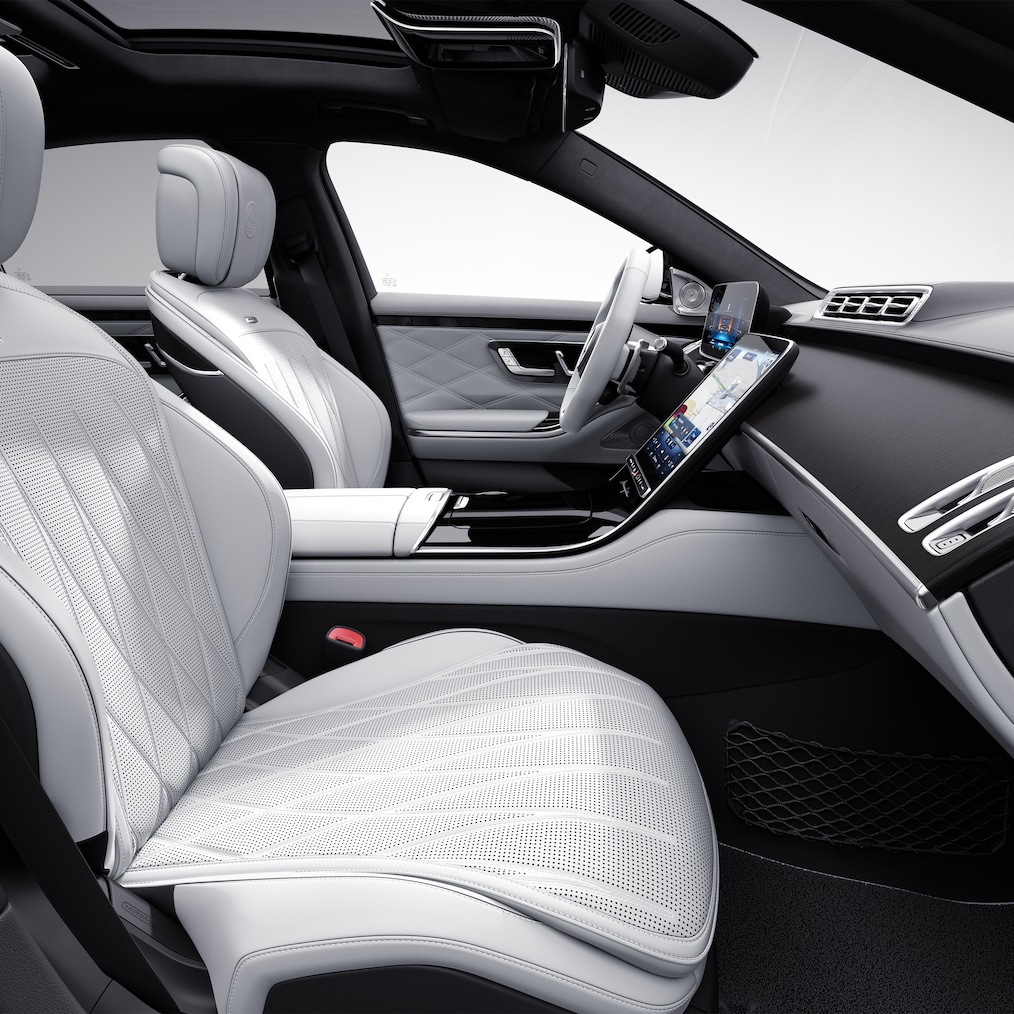 Vista lateral do Mercedes-AMG S 63 E PERFORMANCE (exclusivamente para acabamentos de pintura MANUFAKTUR).