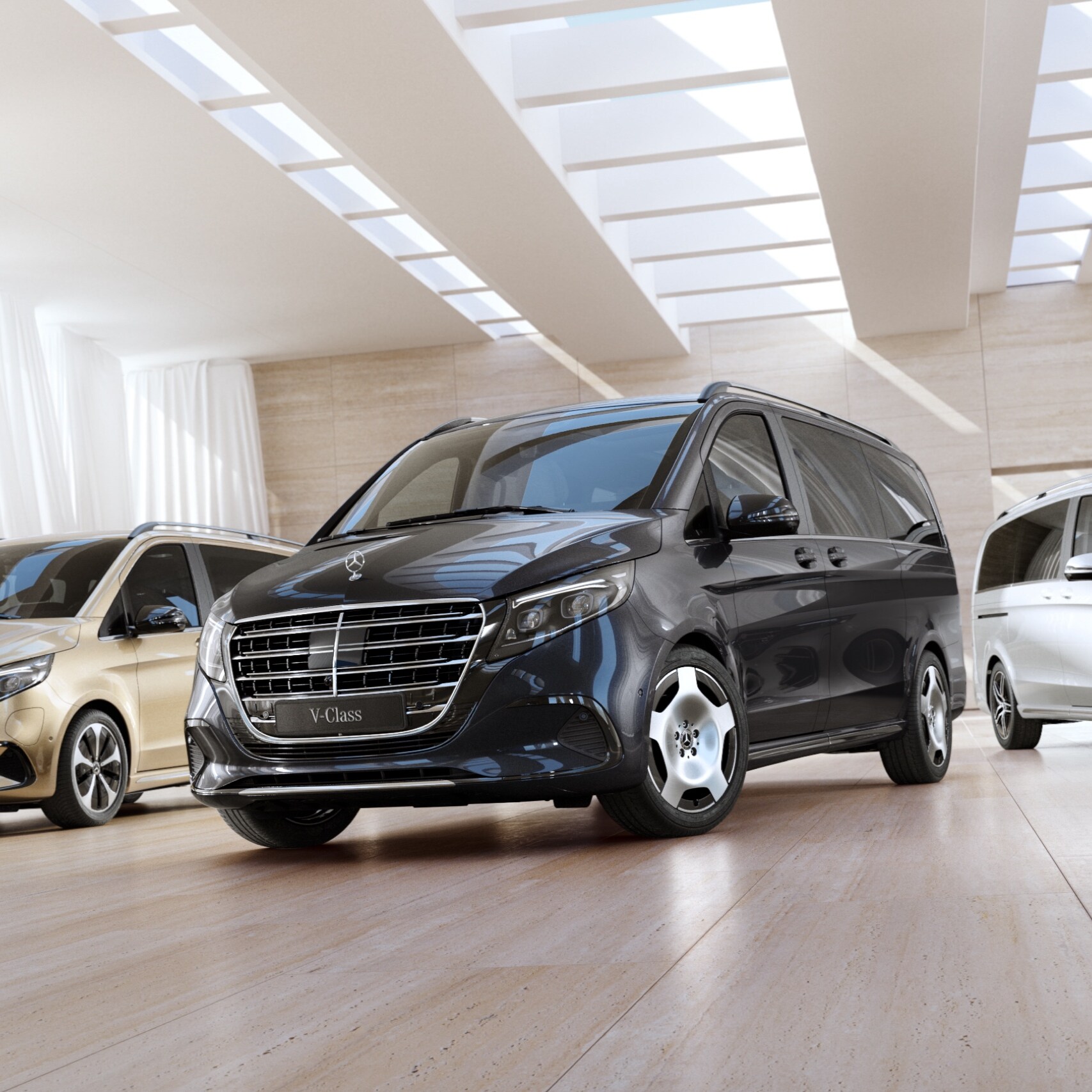 O EQV, o Classe V e o Classe V Marco Polo da Mercedes-Benz apresentam-se num espaço envolto em cortinas.