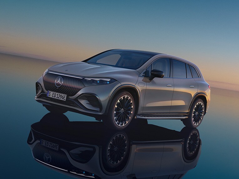 A imagem mostra o EQS SUV da Mercedes-EQ.