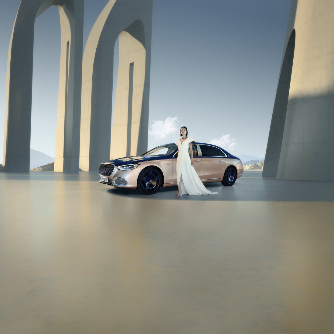 Experiencie a Mercedes-Maybach Classe S Mercedes-Maybach Haute Voiture num tom rosé Brilhante